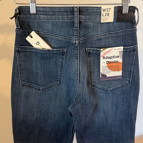 Premium fabric that keeps you cool on hot days and warm on wintery days. - Picture 2 of 6